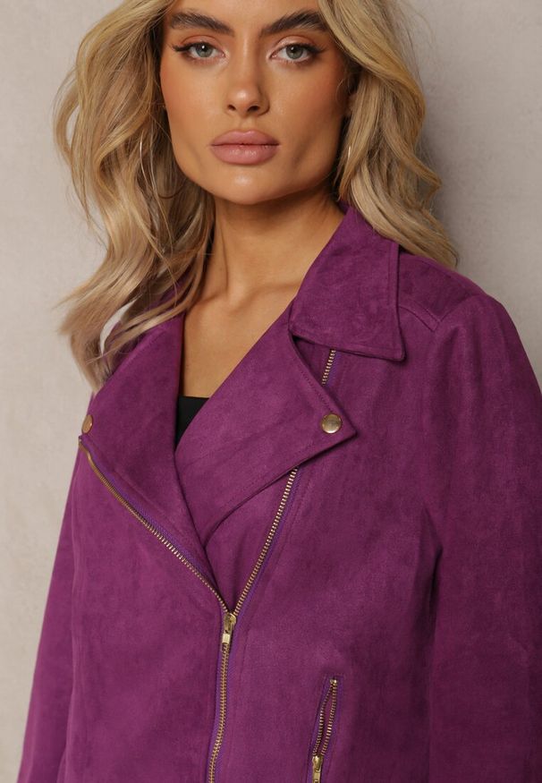 Renee - Fioletowa Asymetryczna Kurtka Ramoneska z Imitacji Zamszu Kmiya. Kolekcja: plus size. Kolor: fioletowy. Materiał: zamsz