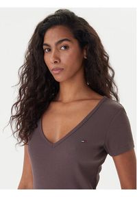 Tommy Jeans T-Shirt Essential DW0DW17385 Brązowy Slim Fit. Kolor: brązowy. Materiał: bawełna #5