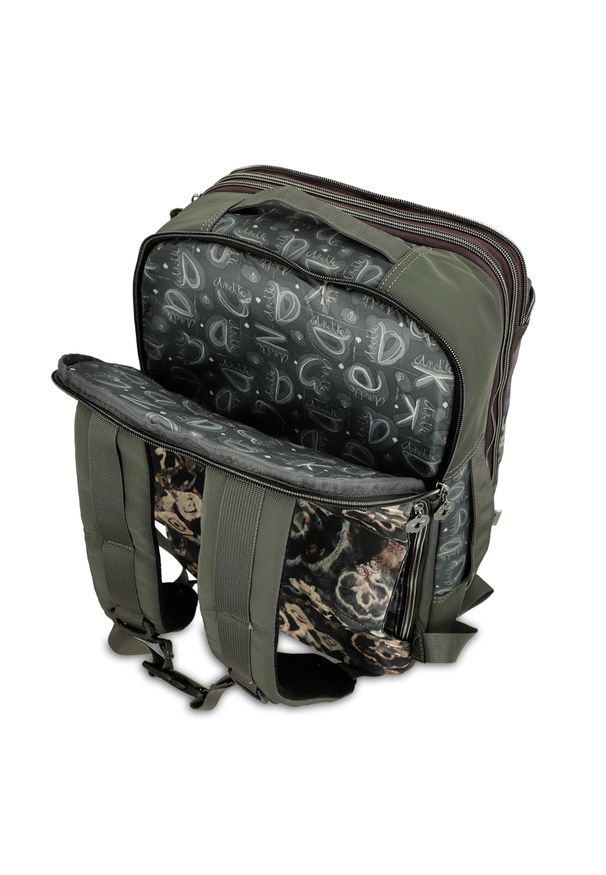 Beżowy Damski Plecak Podróżny Anekke Z Laleczką. Kolor: beżowy. Wzór: nadruk, haft. Styl: casual