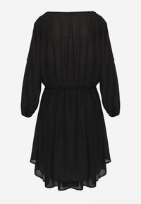 Renee - Czarna Sukienka Mini z Gumką w Talii i Koronkowymi Wstawkami Kelia. Okazja: na co dzień, na imprezę. Kolor: czarny. Materiał: koronka. Typ sukienki: proste. Styl: elegancki, casual. Długość: mini #8