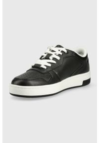 Calvin Klein Jeans sneakersy kolor czarny. Nosek buta: okrągły. Zapięcie: sznurówki. Kolor: czarny. Materiał: guma. Obcas: na platformie