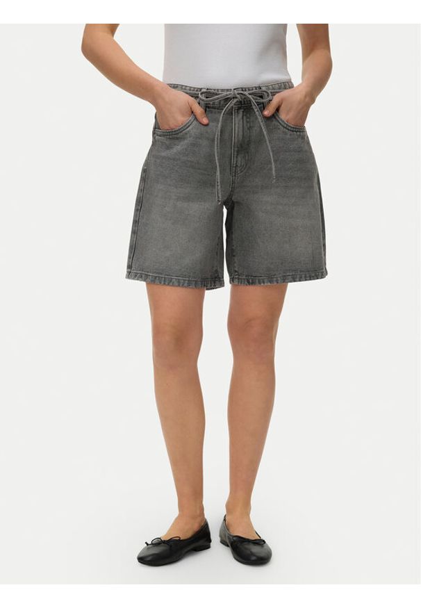 Vero Moda Szorty jeansowe Wien 10341837 Szary Relaxed Fit. Kolor: szary. Materiał: bawełna, jeans