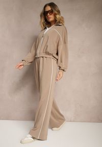 Renee - Beżowy Retro Komplet Dresowy z Wiskozą Bluza i Spodnie o Szerokim Kroju Selriza. Kolor: beżowy. Materiał: wiskoza, dresówka. Wzór: aplikacja