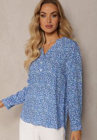 Renee - Jasnoniebieska Asymetryczna Bluzka z Wiskozy i z Guziczkami Orlvina. Kolor: niebieski. Materiał: wiskoza. Styl: elegancki #3