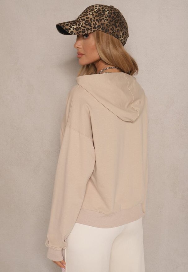Renee - Beżowa Bluza o Klasycznym Kroju z Kapturem i Kieszenią Firloti. Okazja: na co dzień. Typ kołnierza: kaptur. Kolor: beżowy. Materiał: jeans. Styl: klasyczny