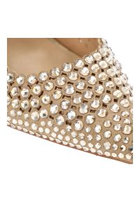 Czółenka damskie Alma En Pena, materiałowa cholewka ozdobne kryształki pasek z regulacją smukły nosek elegancki obcas złoty kolor wizytowy styl, złot. Okazja: na wesele, na imprezę, na ślub cywilny. Zapięcie: pasek. Kolor: złoty. Szerokość cholewki: normalna. Wzór: aplikacja. Materiał: materiał. Obcas: na obcasie. Styl: wizytowy, elegancki. Wysokość obcasa: średni #7