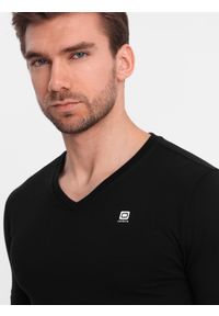 Ombre Clothing - Komplet męskich longsleeve'ów SLIM FIT z dekoltem typu V i logotypem 2-pak – 2x czarny V5 - Rozmiar: L. Okazja: na co dzień. Kolor: czarny. Materiał: elastan, bawełna. Długość rękawa: długi rękaw. Styl: casual #2