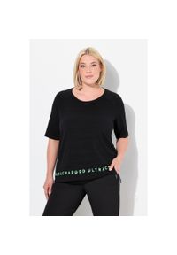 ULLA POPKEN - Damskie T-shirt napisy na rąbku klasyczny krój okrągły dekolt rękaw 1/2. Kolekcja: plus size. Kolor: czarny. Materiał: wiskoza, poliester, elastan, materiał. Wzór: napisy #1