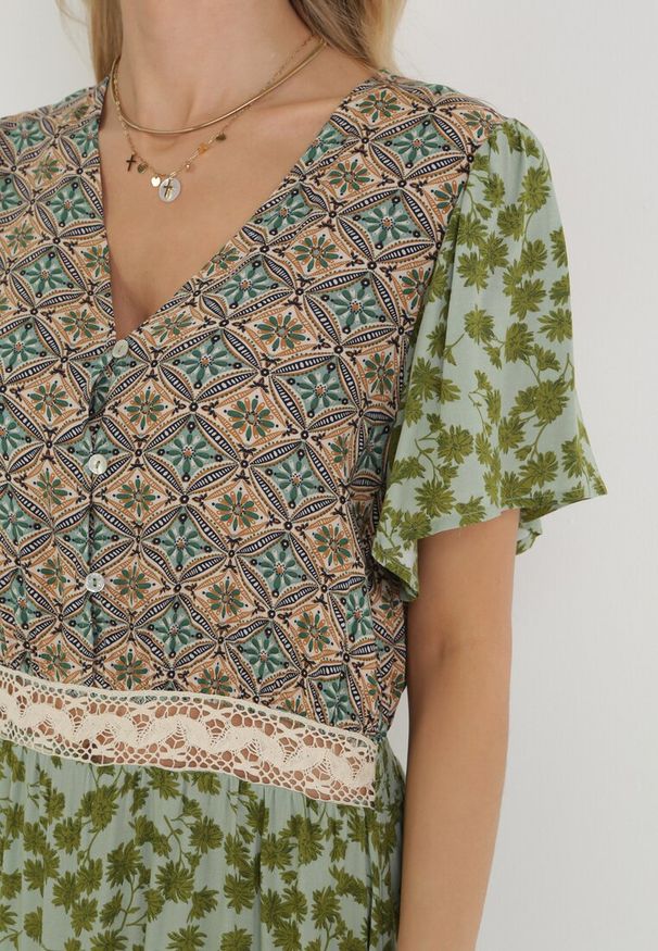 Born2be - Ciemnozielona Rozkloszowana Sukienka Maxi Stemone. Kolor: zielony. Sezon: lato. Długość: maxi