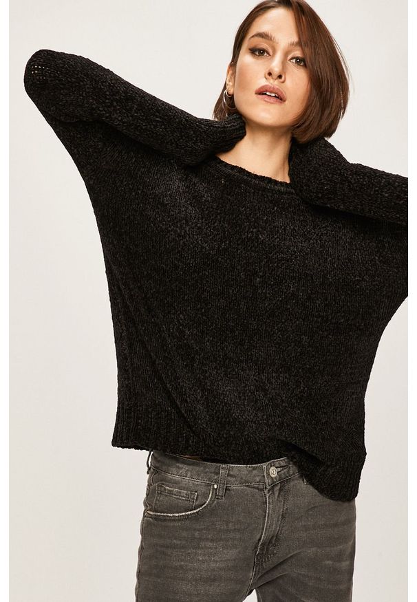 ANSWEAR - Answear - Sweter. Kolor: czarny. Materiał: poliester, dzianina. Wzór: gładki