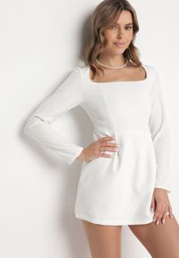 Born2be - Biała Sukienka Taliowana z Kwadratowym Dekoltem Jelzemis. Okazja: na spacer, na co dzień. Typ kołnierza: dekolt kwadratowy. Kolor: biały. Materiał: poliester. Długość rękawa: długi rękaw. Typ sukienki: proste. Styl: casual, elegancki #7
