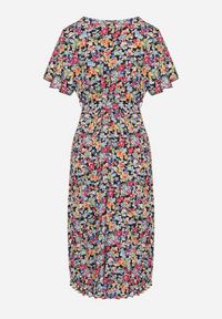 Born2be - Czarna Rozkloszowana Sukienka w Kwiaty z Kopertowym Dekoltem Plisowana Lanasira. Kolor: czarny. Wzór: kwiaty. Typ sukienki: kopertowe #4