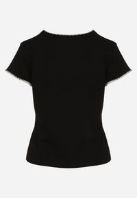 Born2be - Czarny Bawełniany T-shirt Ozdobiony Lamówką Elasia. Okazja: na co dzień. Kolor: czarny. Materiał: bawełna. Wzór: aplikacja. Styl: klasyczny, elegancki, casual #5