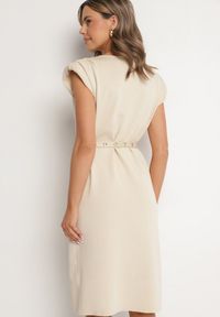 Born2be - Beżowa Sukienka z Wiskozą o Pudełkowym Kroju z Paskiem z Klamrą Polliviera. Okazja: na co dzień. Kolor: beżowy. Materiał: wiskoza. Styl: casual, elegancki #6