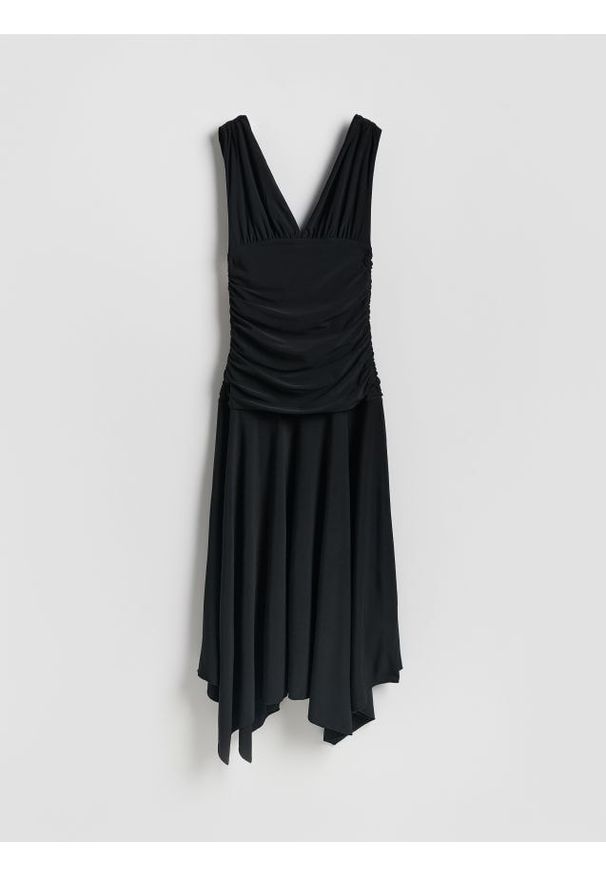 Reserved - Sukienka midi z marszczeniem - czarny. Kolor: czarny. Materiał: dzianina. Długość: midi