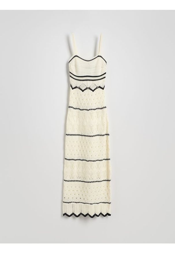 Reserved - Długa narzutka plażowa - złamana biel. Okazja: na plażę. Materiał: dzianina. Wzór: ażurowy. Długość: maxi