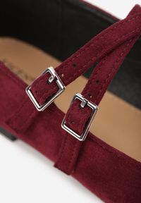 Born2be - Bordowe Balerinki na Płaskiej Podeszwie Ozdobione Paskami Zinrosa. Okazja: na co dzień. Zapięcie: pasek. Kolor: czerwony. Materiał: jeans, bawełna. Wzór: aplikacja. Obcas: na płaskiej podeszwie. Styl: wizytowy, casual, elegancki #8