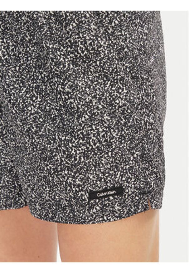 Calvin Klein Swimwear Szorty kąpielowe KM0KM01120 Czarny Regular Fit. Kolor: czarny. Materiał: syntetyk