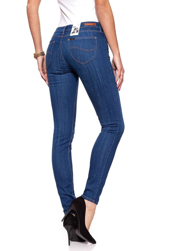 Lee - SPODNIE DAMSKIE LEE SCARLETT BRIGHTBLUE WORN L526PFRU 112111791. Wzór: aplikacja