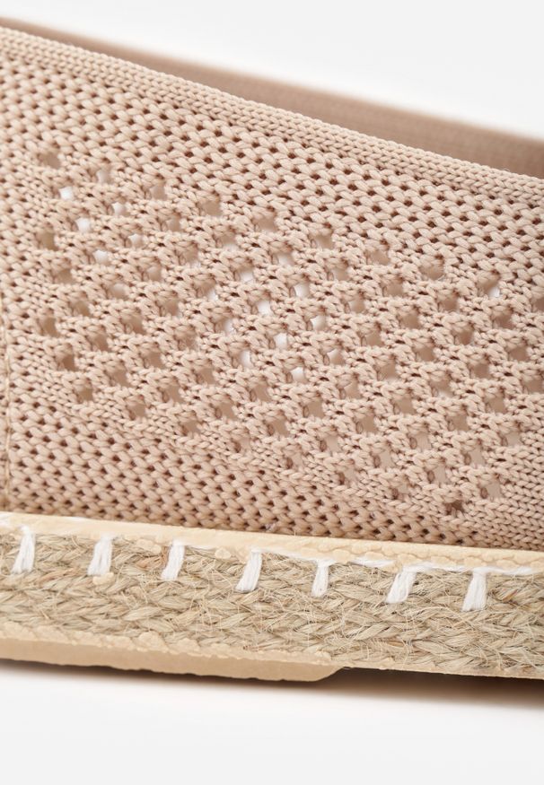 Renee - Ciemnobeżowe Espadryle z Plecioną Cholewką przed Kostkę Mokosa. Okazja: na co dzień. Wysokość cholewki: przed kostkę. Kolor: beżowy. Materiał: jeans. Szerokość cholewki: normalna. Styl: wakacyjny, casual, elegancki