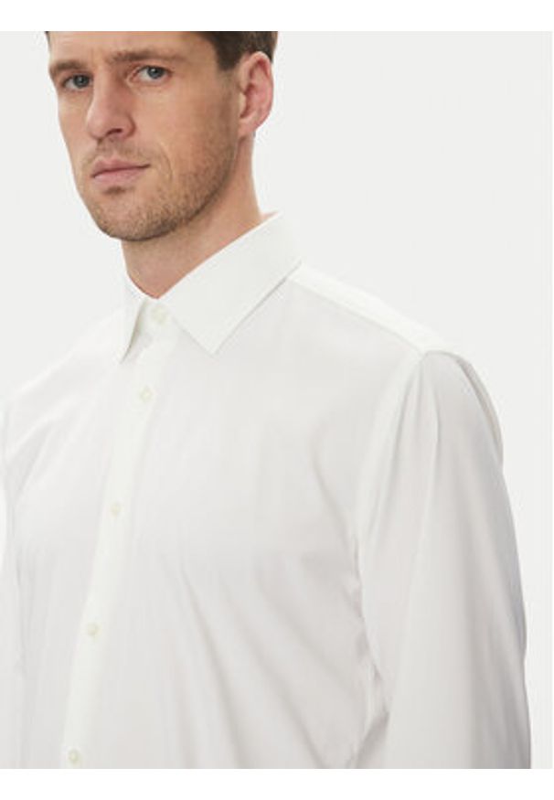 BOSS Koszula P-Hank 50503356 Biały Slim Fit. Kolor: biały. Materiał: syntetyk