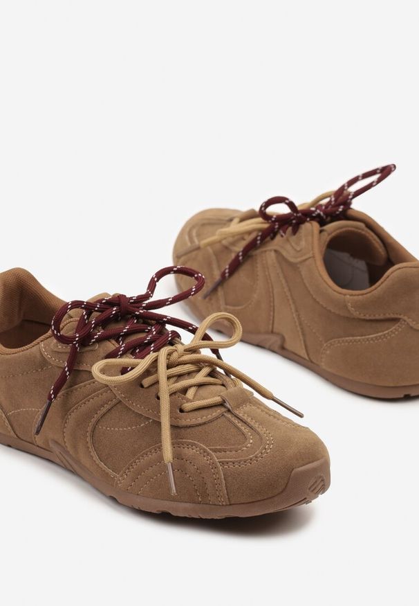 Born2be - Ciemnobeżowe Sneakersy z Podwójnym Wiązaniem Xairana. Okazja: na co dzień. Kolor: beżowy. Materiał: jeans. Wzór: aplikacja. Sezon: lato, wiosna