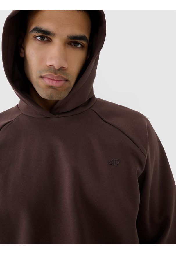 4f - 4F Bluza dresowa nierozpinana z kapturem unisex - brązowa S. Okazja: na co dzień. Typ kołnierza: kaptur. Kolor: brązowy. Materiał: dresówka. Długość rękawa: raglanowy rękaw. Wzór: gładki, ze splotem. Styl: sportowy, casual, klasyczny
