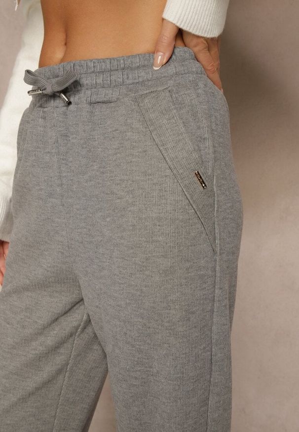 Renee - Jasnoszare Spodnie High Waist z Gumką i Troczkami w Pasie Rallena. Okazja: na co dzień. Stan: podwyższony. Kolor: szary. Styl: casual