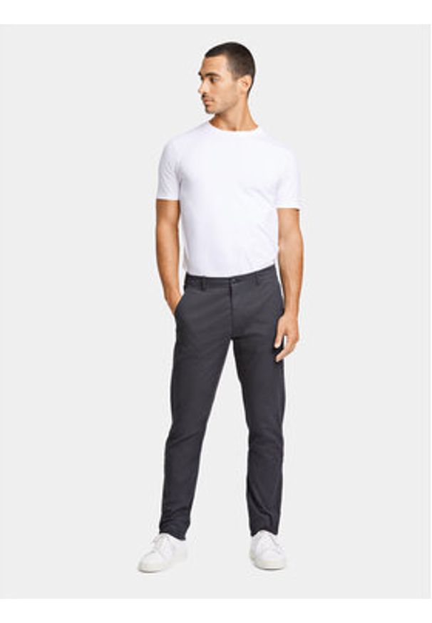 Lindbergh Chinosy 30-005044 Czarny Slim Fit. Kolor: czarny. Materiał: bawełna