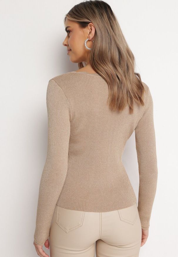 Born2be - Ciemnobeżowy Sweter z Prążkowanej Dzianiny z Metaliczną Nitką Hirella. Kolor: beżowy. Materiał: dzianina, prążkowany. Styl: klasyczny