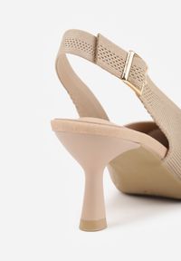 Renee - Ciemnobeżowe Czółenka Slingback VICES z Tkaniny na Niskim Obcasie z Wkładką Soft-Pillow Orinysha. Okazja: na co dzień, do pracy, na spotkanie biznesowe. Nosek buta: szpiczasty. Zapięcie: pasek. Kolor: beżowy. Szerokość cholewki: normalna. Materiał: tkanina. Obcas: na obcasie. Styl: casual, biznesowy, elegancki. Wysokość obcasa: niski #3