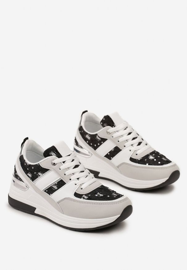 Renee - Biało-Czarne Sneakersy z Cekinami i Brokatem na Grubej Podeszwie Mabirra. Okazja: na co dzień. Kolor: biały. Materiał: jeans