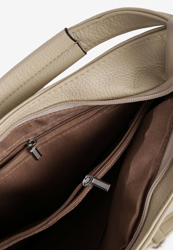 Born2be - Beżowa Torebka Typu Shopper Ozdobiona Frędzlami Felluria. Kolor: beżowy. Wzór: aplikacja. Dodatki: z frędzlami. Styl: biznesowy, klasyczny, elegancki, casual