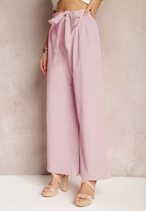 Renee - Ciemnoróżowe Szerokie Spodnie z Materiałowym Paskiem w Typie Paper Bag Lasette. Kolor: różowy. Materiał: materiał