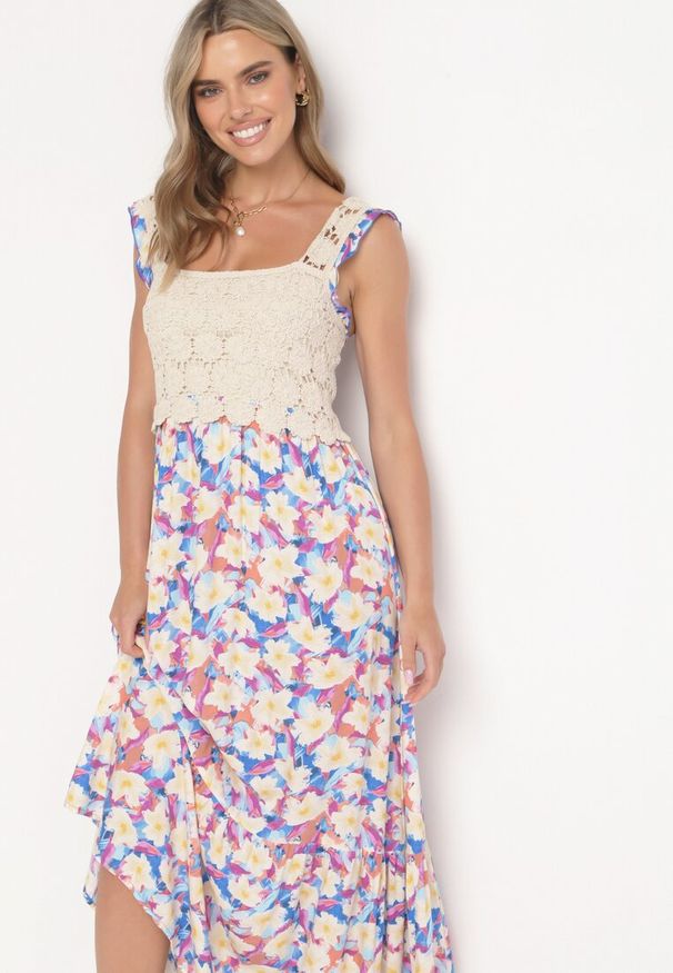 Born2be - Niebieska Rozkloszowana Sukienka Maxi z Wiskozy w Kwiatowy Print Jamiliana. Kolor: niebieski. Materiał: wiskoza. Długość rękawa: na ramiączkach. Wzór: kwiaty, nadruk. Długość: maxi