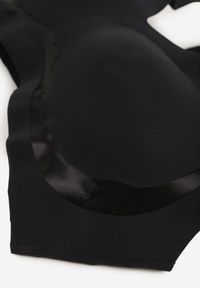 Born2be - Czarny Biustonosz z Usztywnianymi Miseczkami i Transparentną Wstawką Zeriga. Kolor: czarny. Wzór: gładki #3