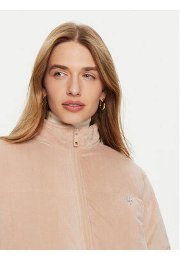 Guess Kurtka zimowa V4BL03 KBXI2 Beżowy Regular Fit. Kolor: beżowy. Materiał: syntetyk. Sezon: zima