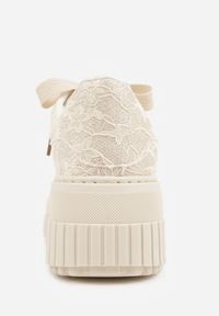 Born2be - Beżowe Sneakersy na Grubej Tłoczonej Platformie Ozdobione Brokatem i Koronką Zellysh. Okazja: na co dzień. Kolor: beżowy. Materiał: koronka. Wzór: aplikacja, koronka. Obcas: na platformie #9