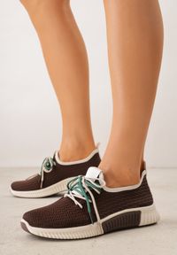 Born2be - Brązowe Sneakersy z Podwójnym Sznurowaniem Dorielle. Nosek buta: okrągły. Kolor: brązowy. Materiał: materiał. Obcas: na obcasie. Wysokość obcasa: niski #1