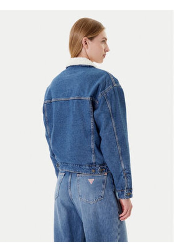 Guess Jeans Kurtka jeansowa W4BN64 D5CC3 Niebieski Regular Fit. Kolor: niebieski. Materiał: bawełna