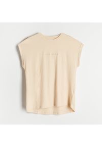 Reserved - T-shirt z napisem - Kremowy. Kolor: kremowy. Wzór: napisy #1