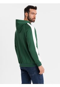 Ombre Clothing - Rozpinana męska bluza z kapturem i lampasami - ciemnozielona V7 - Rozmiar: M. Typ kołnierza: kaptur. Kolor: zielony. Materiał: guma, tkanina, dzianina, poliester, materiał. Wzór: gładki, aplikacja, nadruk. Styl: retro, sportowy #3