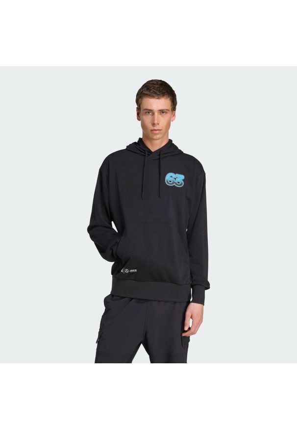 Adidas - Bluza z kapturem Mercedes - AMG Petronas Formula One Team George Russell Graphic. Typ kołnierza: kaptur. Kolor: czarny. Sport: fitness