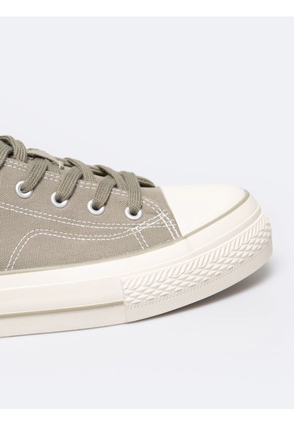 Big-Star - Trampki męskie niskie khaki RR174325 301. Kolor: zielony. Materiał: jeans, materiał. Sezon: wiosna. Styl: elegancki