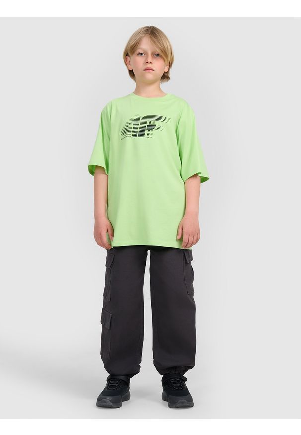 4f - 4F T-shirt oversize z nadrukiem chłopięcy - zielony 146 (10-11 lat). Okazja: na co dzień. Kolor: zielony. Materiał: jersey, bawełna, materiał. Wzór: nadruk. Sezon: lato. Styl: casual, klasyczny, sportowy