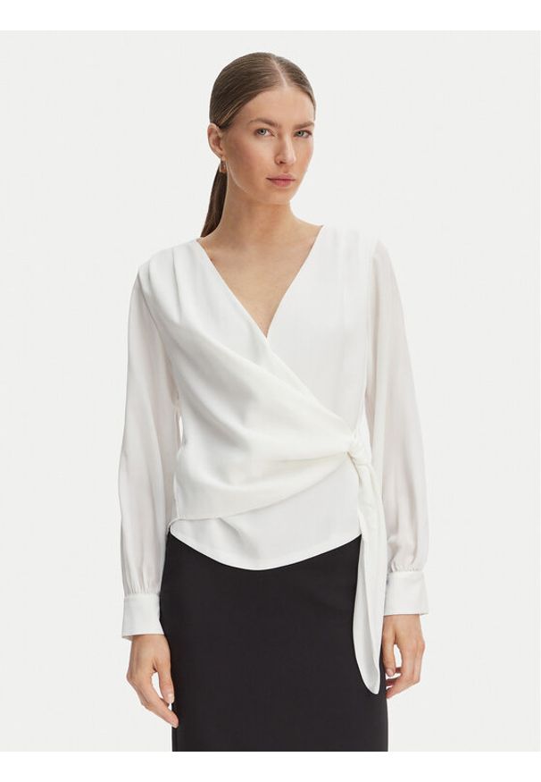 Rinascimento Koszula CFC0127578003 Biały Regular Fit. Kolor: biały. Materiał: syntetyk