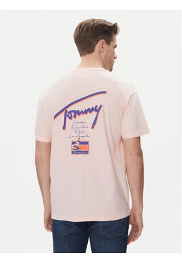 Tommy Jeans T-Shirt Faded Graphic DM0DM20768 Różowy Relaxed Fit. Kolor: różowy. Materiał: bawełna
