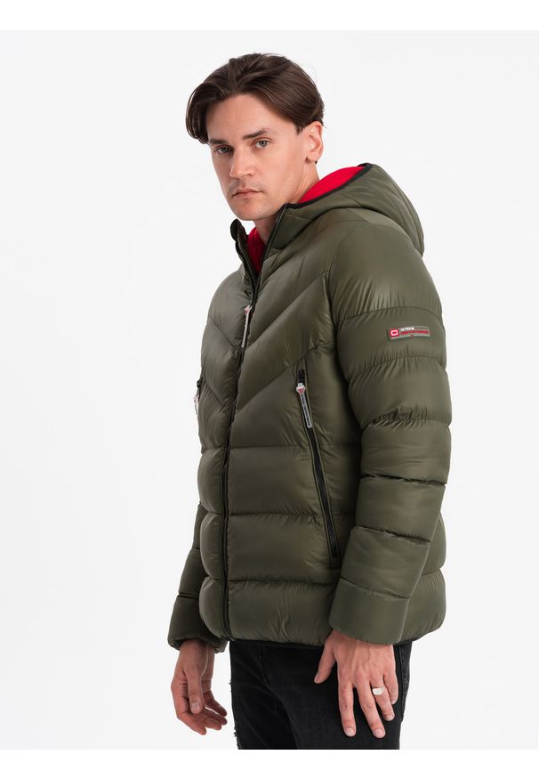 Ombre Clothing - Pikowana nowoczesna kurtka męska z łączonych materiałów – ciemnooliwkowa V3 OM-JAHP-0145 - XXL. Typ kołnierza: kołnierzyk stójkowy. Kolor: oliwkowy. Materiał: materiał. Długość: długie