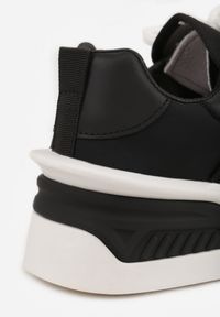 Renee - Czarne Streetwearowe Sneakersy Trampki na Platformie Danenith. Okazja: na co dzień. Kolor: czarny. Materiał: jeans. Obcas: na platformie #8