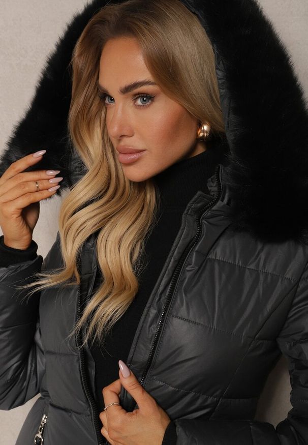 Renee - Szara Pikowana Kurtka o Długim Kroju z Odpinanym Kołnierzem z Futerka Neathora. Okazja: na co dzień. Kolor: szary. Materiał: futro. Długość: długie. Styl: wizytowy, casual, elegancki